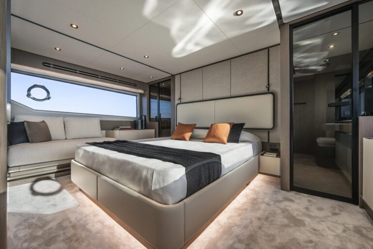 Ferretti Yachts 720 Yacht for Sale